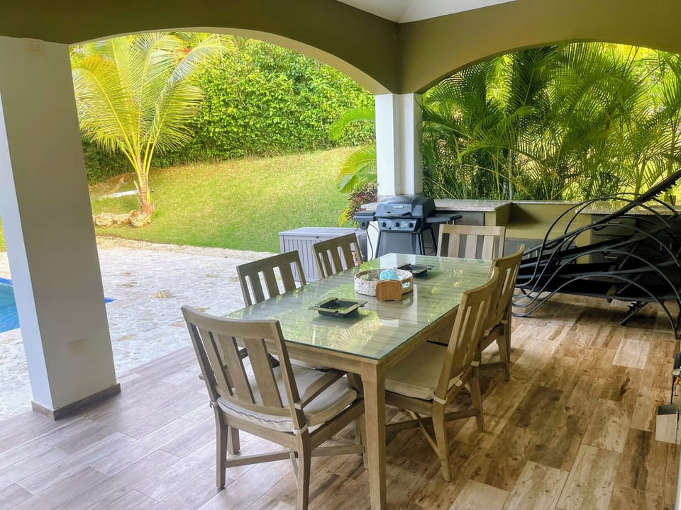 Patio dinning table 
