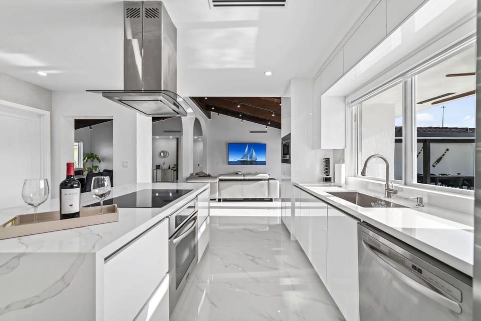 Discover Culinary Delight: Rent This House with a Stunning Kitchen