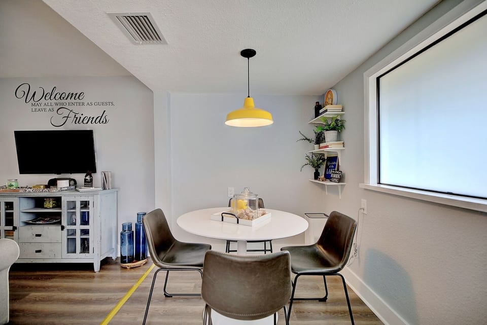 Dine in Style Under an Ambient Lighting. 