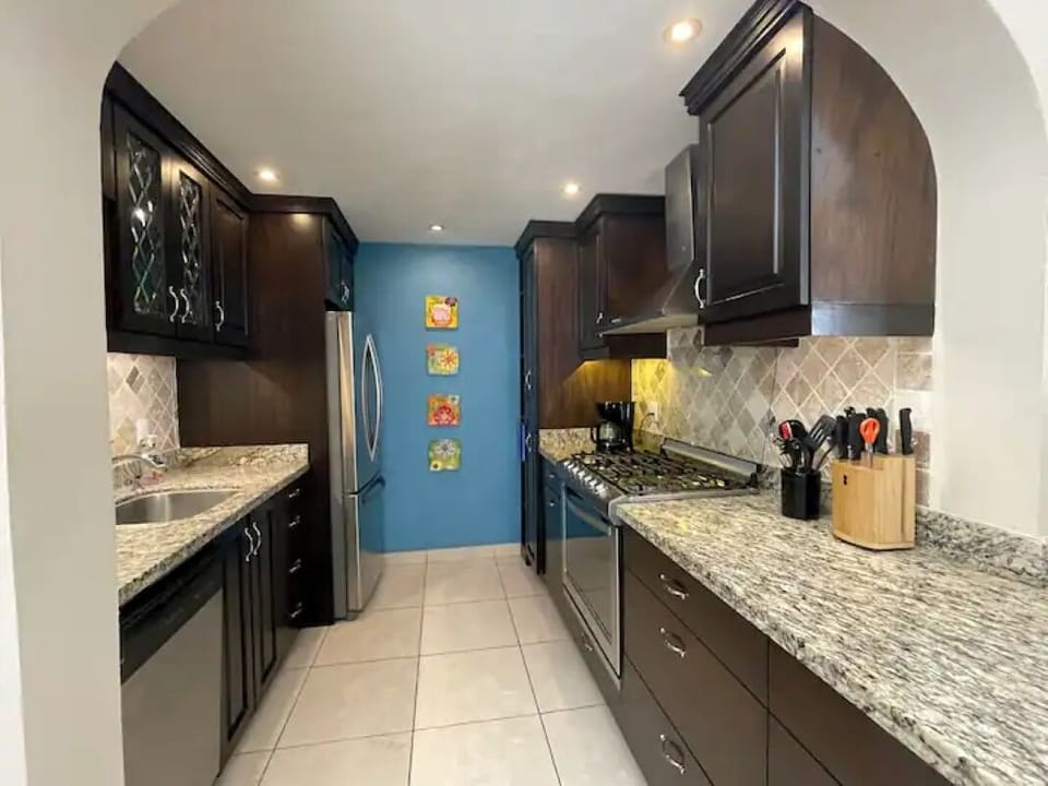 Full Kitchen