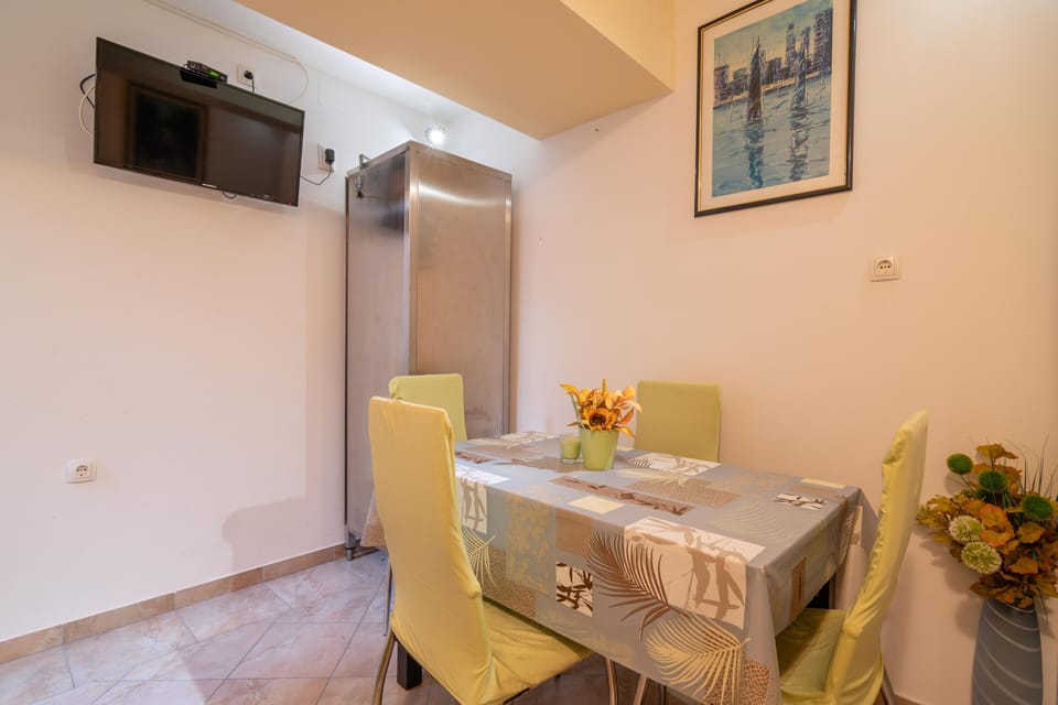 Dining room 2