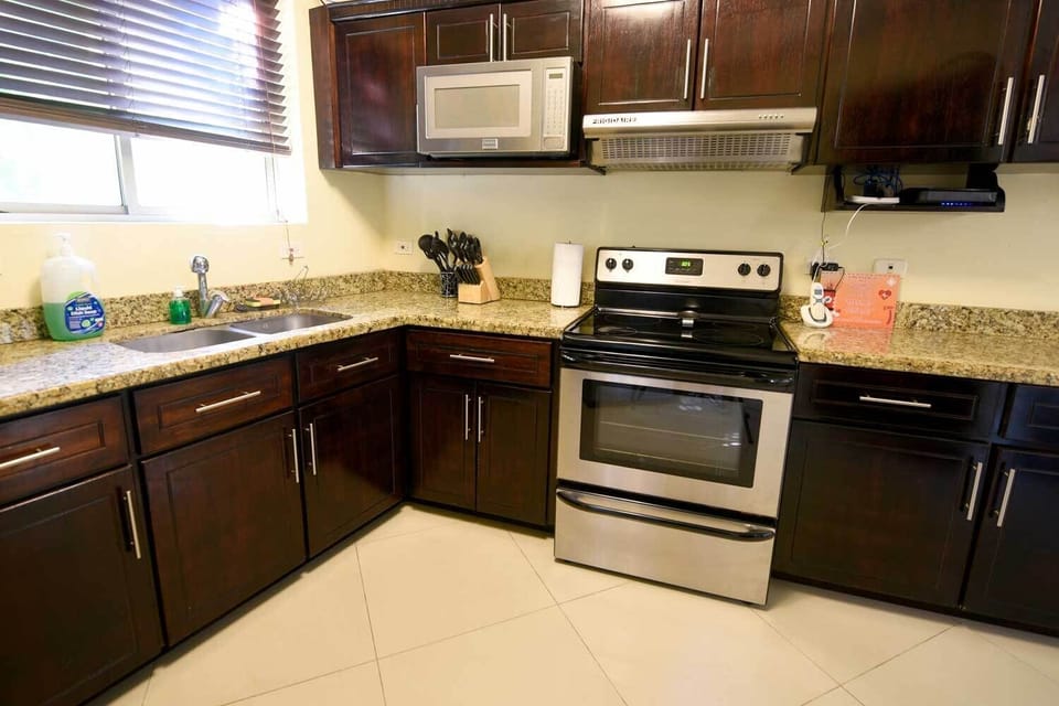 Full kitchen with everything you need. 