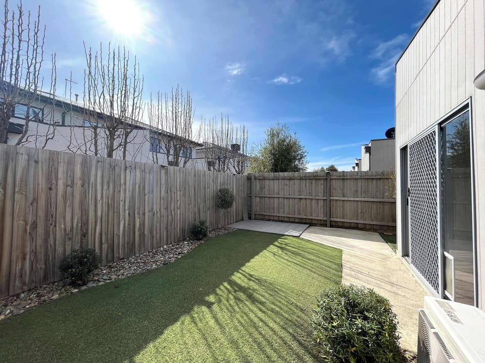 spacious back yard for family entertainment
