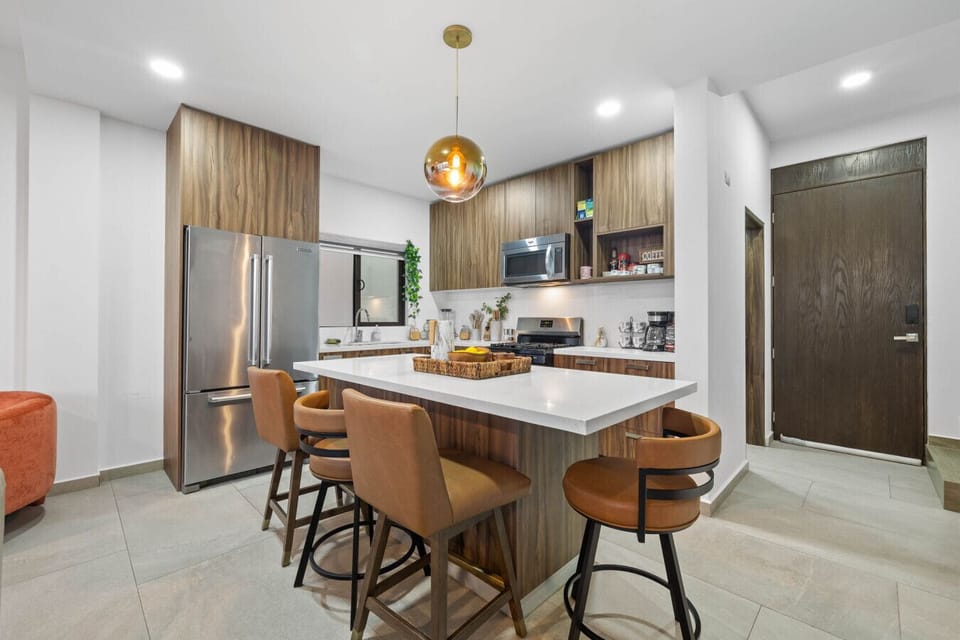 Full kitchen with essentials to get you started.
