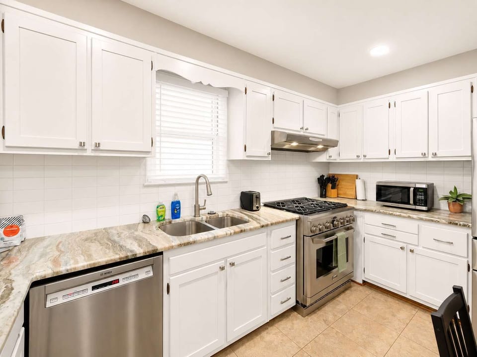 Fully equipped kitchen