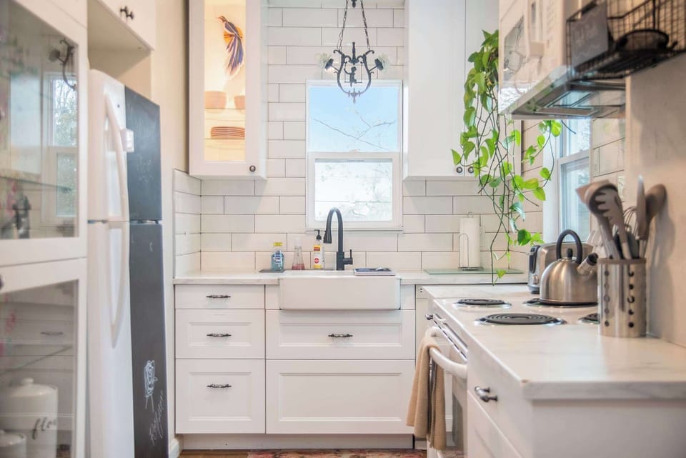 Create delicious memories together in a fully equipped kitchen—coffee brewing, laughter flowing, meals made with love!