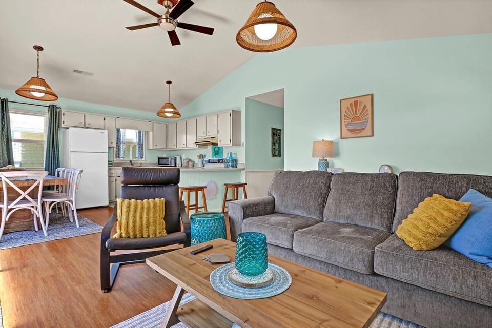 Living Area (3)