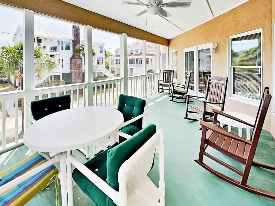Screened-In Porch