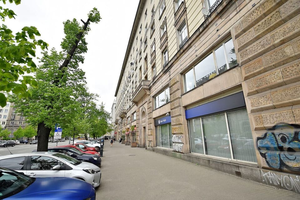Quiet and Safe Neighbourhood | Book Now with RENTUJEMY