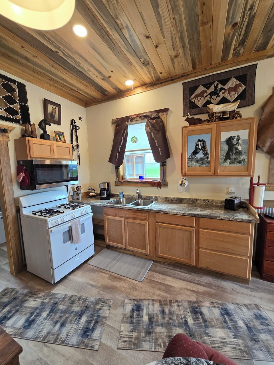 Kitchen with full size appliances makes preparing meals a pleasure.