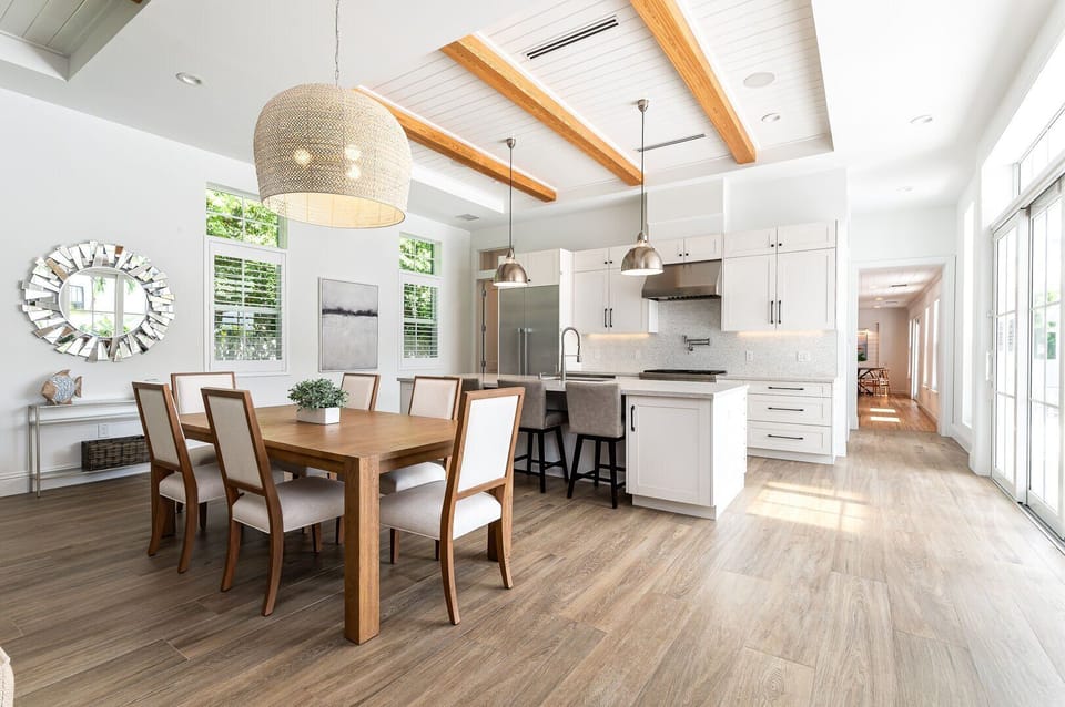 Dining area/kitchen