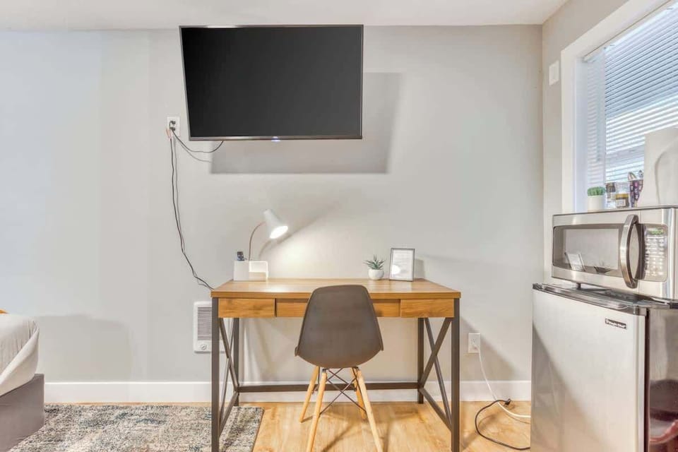 Work & stay comfortably! Our studio offers a dedicated workstation. Perfect for remote work or study.