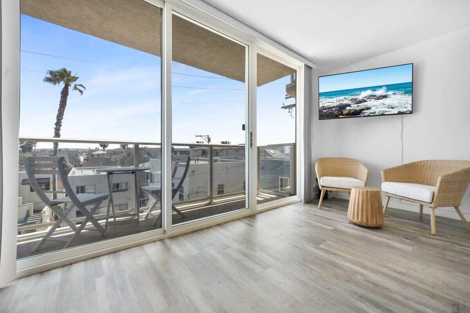 Amazing view from the living room. 