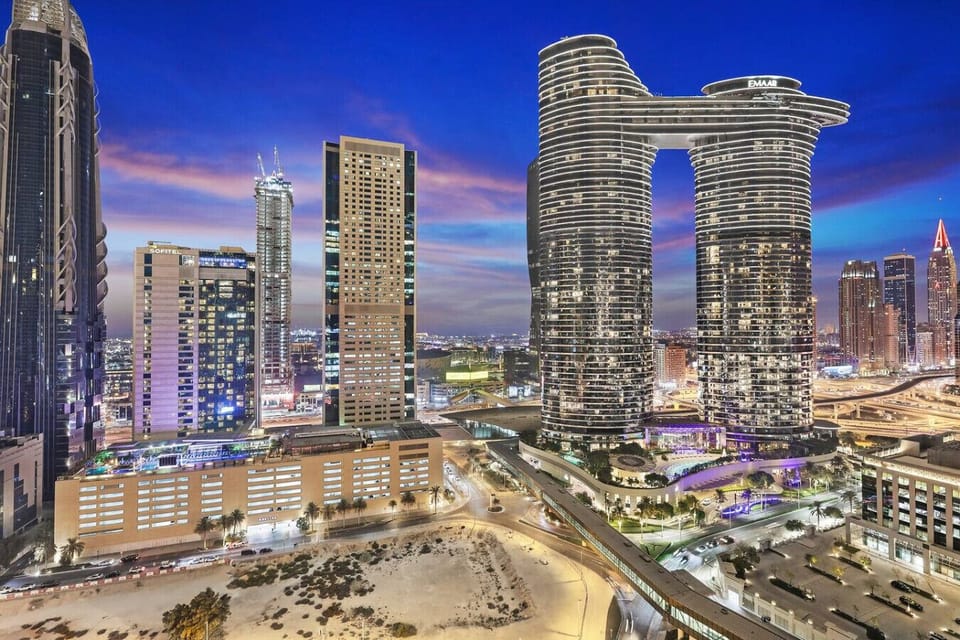 Skyline Retreat: Marvel at stunning views from this vibrant Dubai vacation paradise!