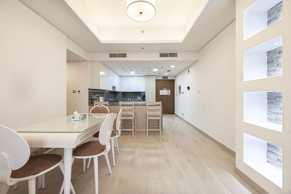 Dining Area: Stylish space to savor meals with friends and family in a bright, modern atmosphere!