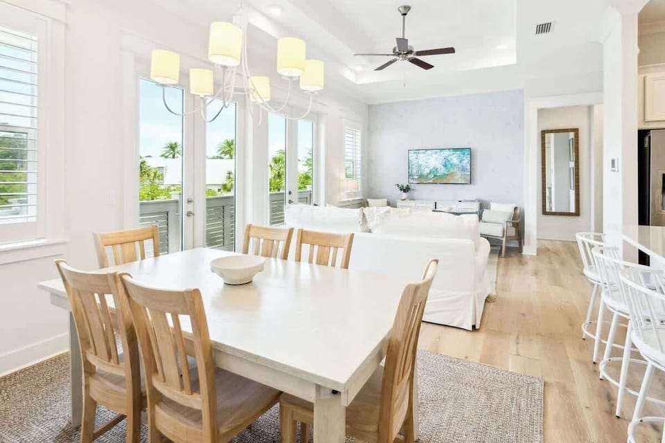 Open concept floorpan perfect for entertaining.