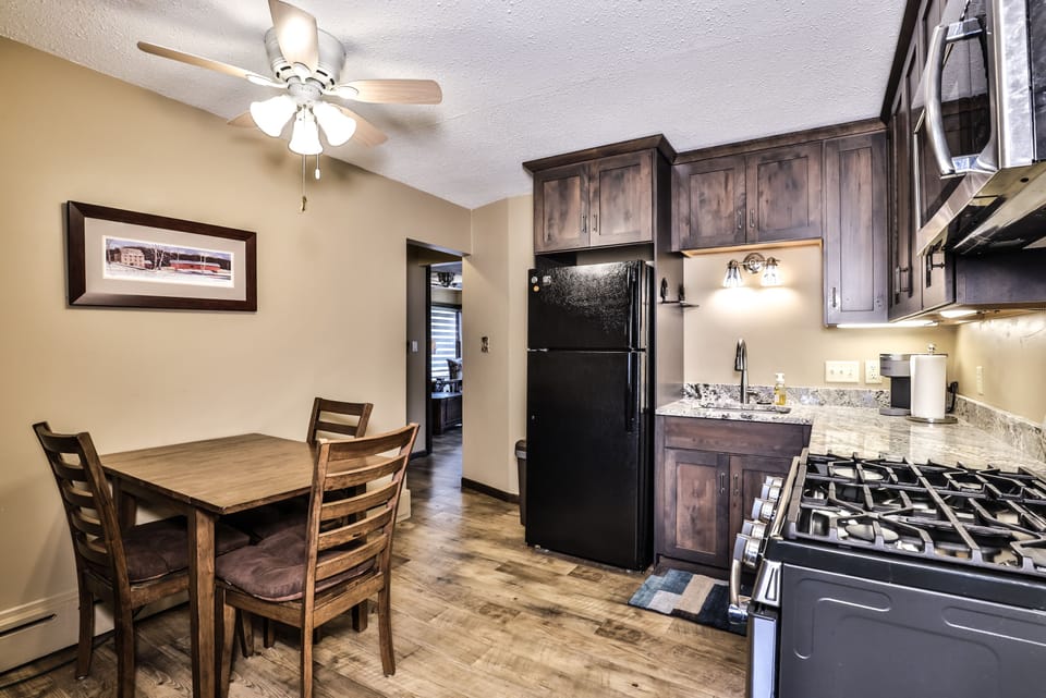 Spacious cute kitchen to enjoy a good meal