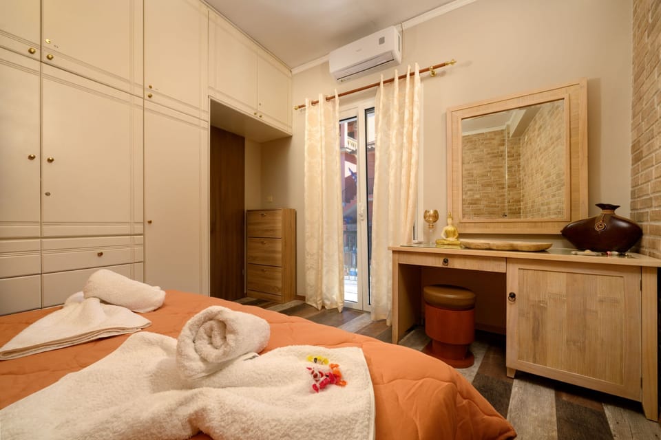 Bedroom 1: Cozy interior space