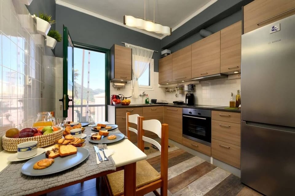 Kitchen Area – Fully Equipped for Self-Catering
Modern appliances and generous countertop space for cooking all your meals comfortably.

