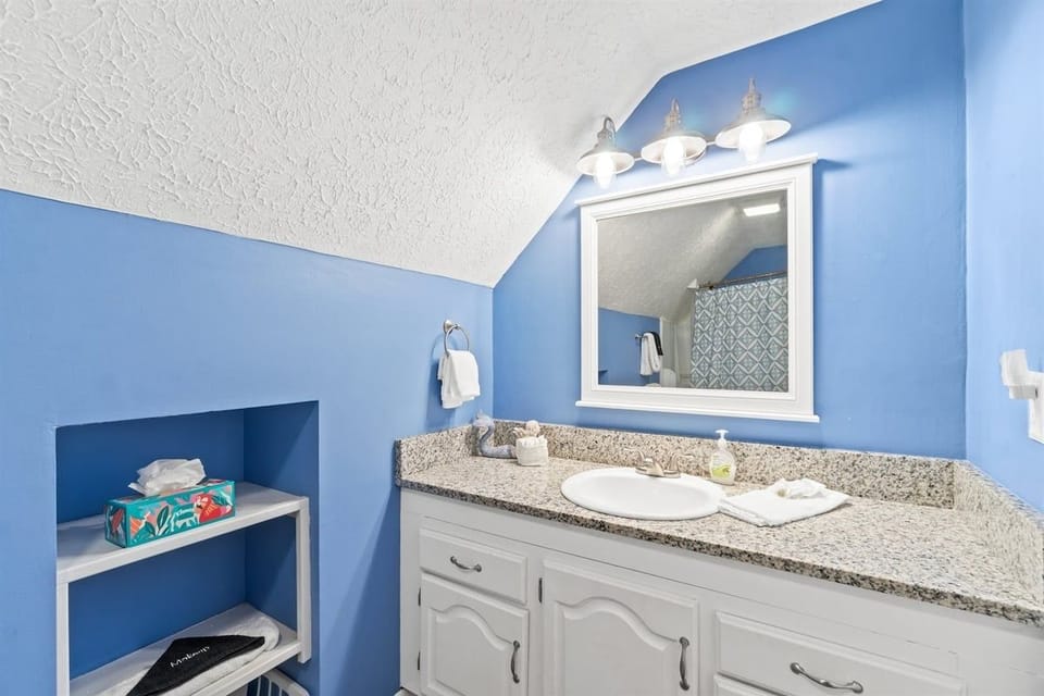 Upstairs Bathroom