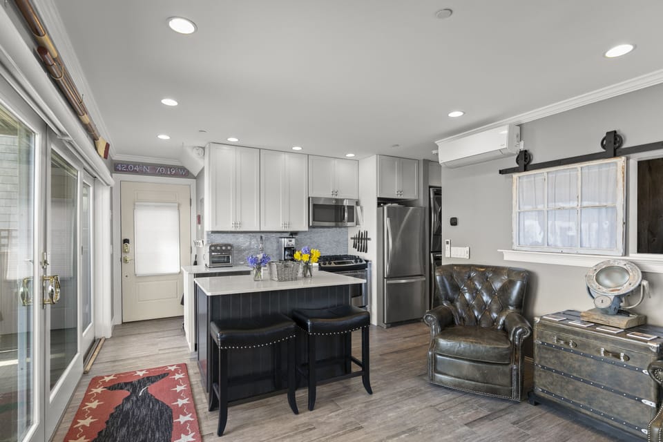 Enjoy convenience and functionality in a stylish setting.