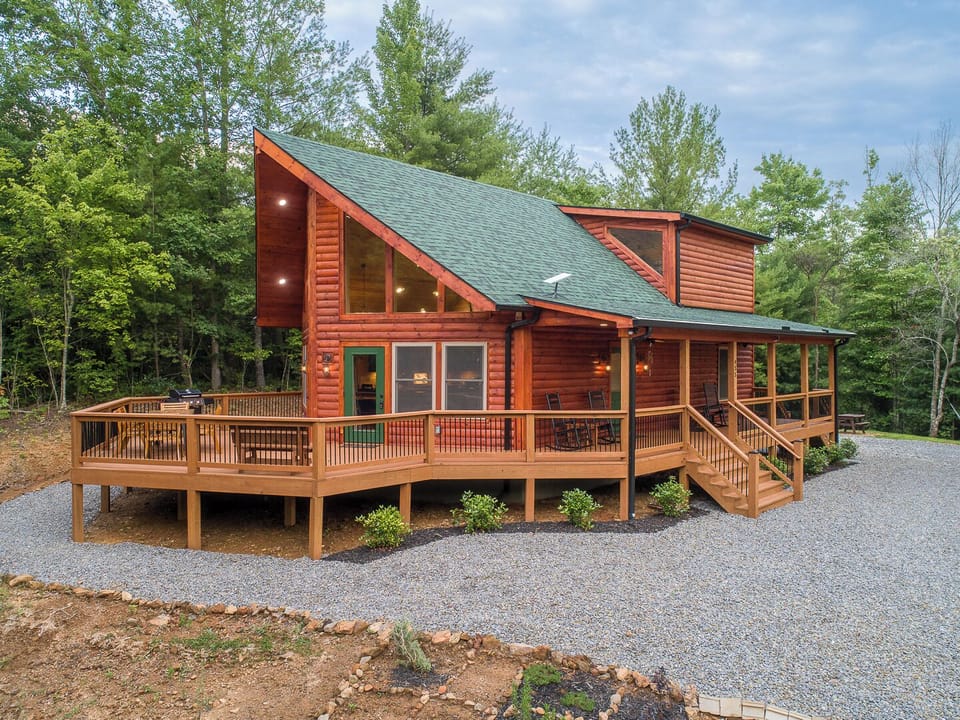 Welcome to The Eagle's Glen Cabin!