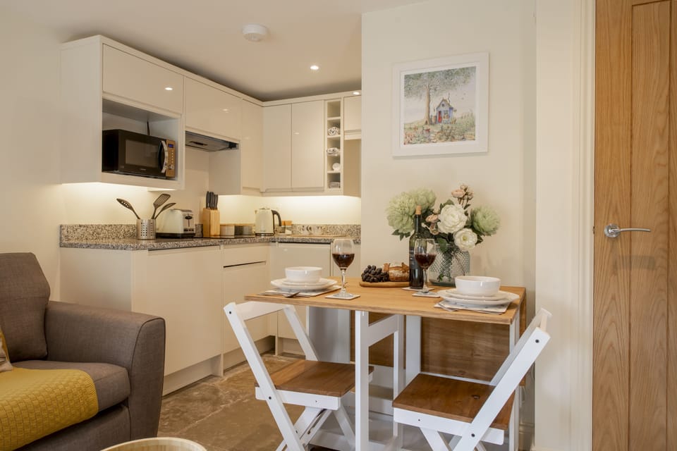 Little Croft, Kettlewell: The kitchen has all you need for a short break in the Dales