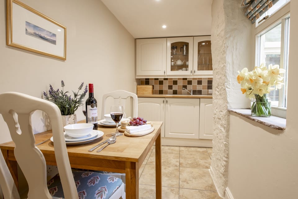 Ground floor: Catch the morning sun through the window whilst having a cooked breakfast
