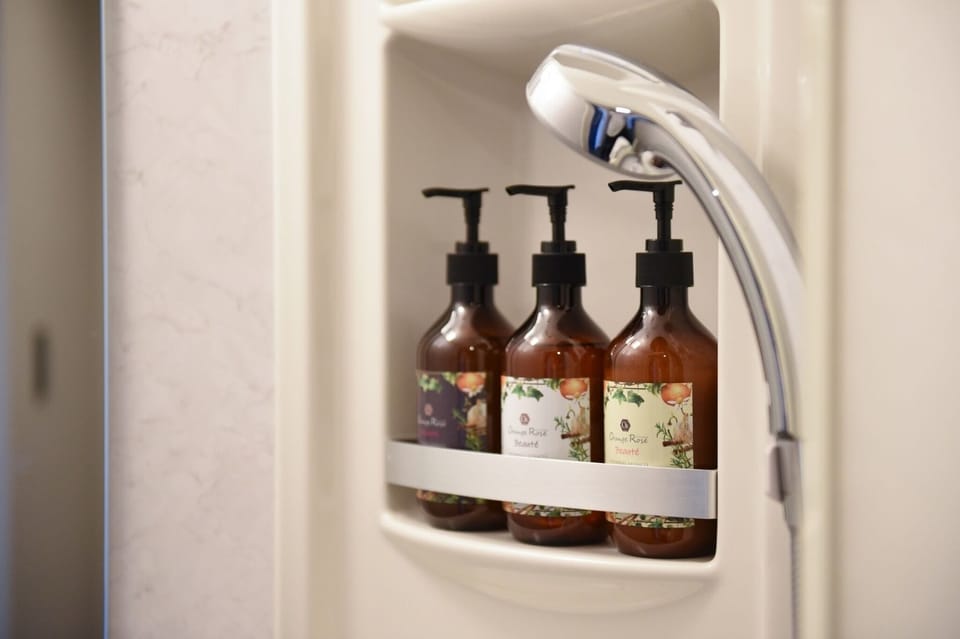 Bathroom amenities