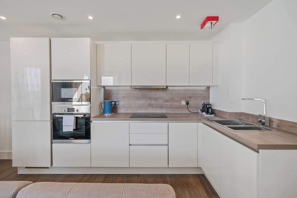 Modern, well-equipped kitchen and living room