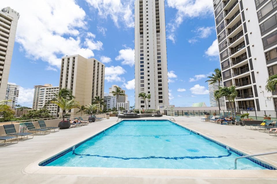 large pool and rec area