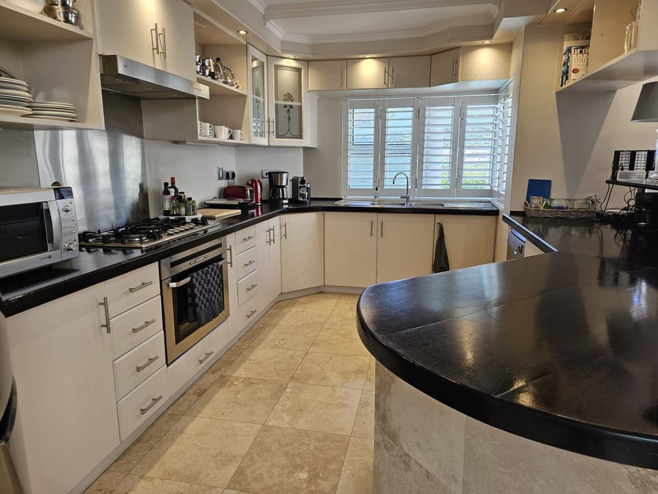 Fully equipped kitchen for short and long stays