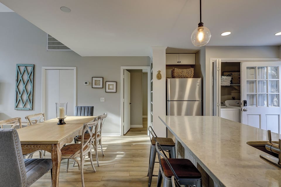 Kitchen/Dining Area