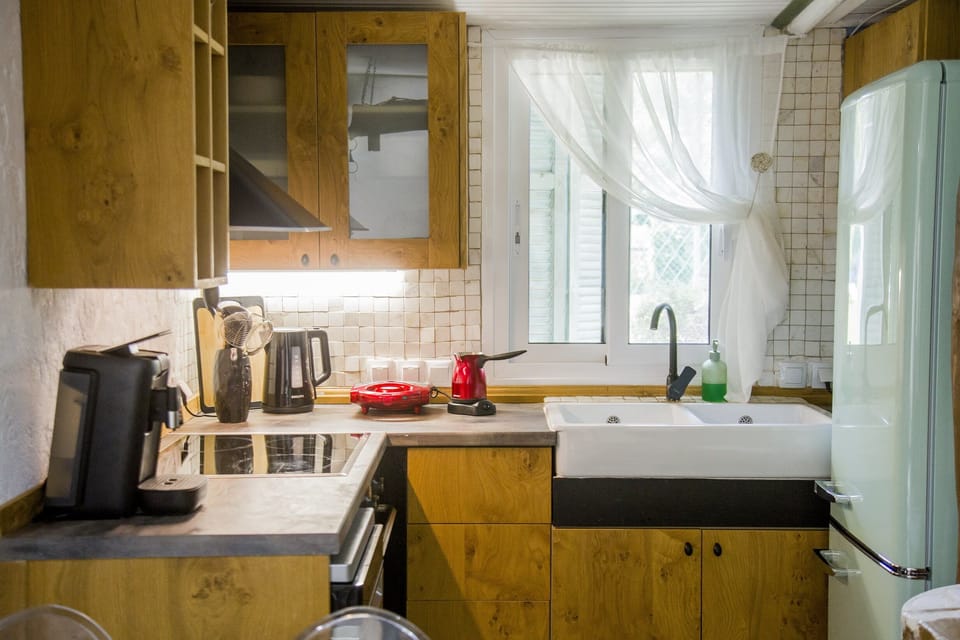 Fully-equipped kitchen