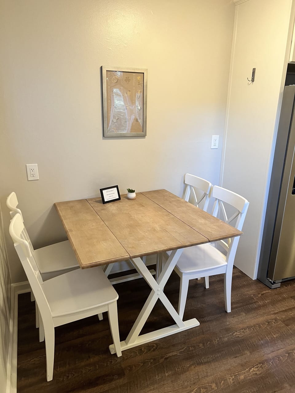 Kitchen table 