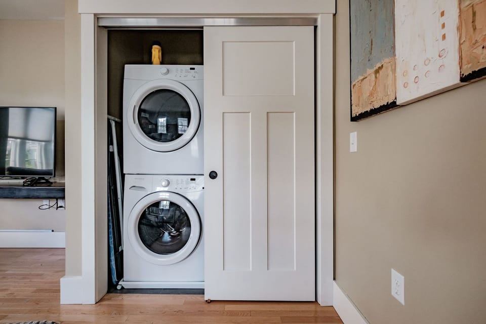 washer dryer in unit