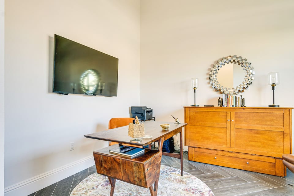 Bedroom 4 | Queen Murphy Bed
