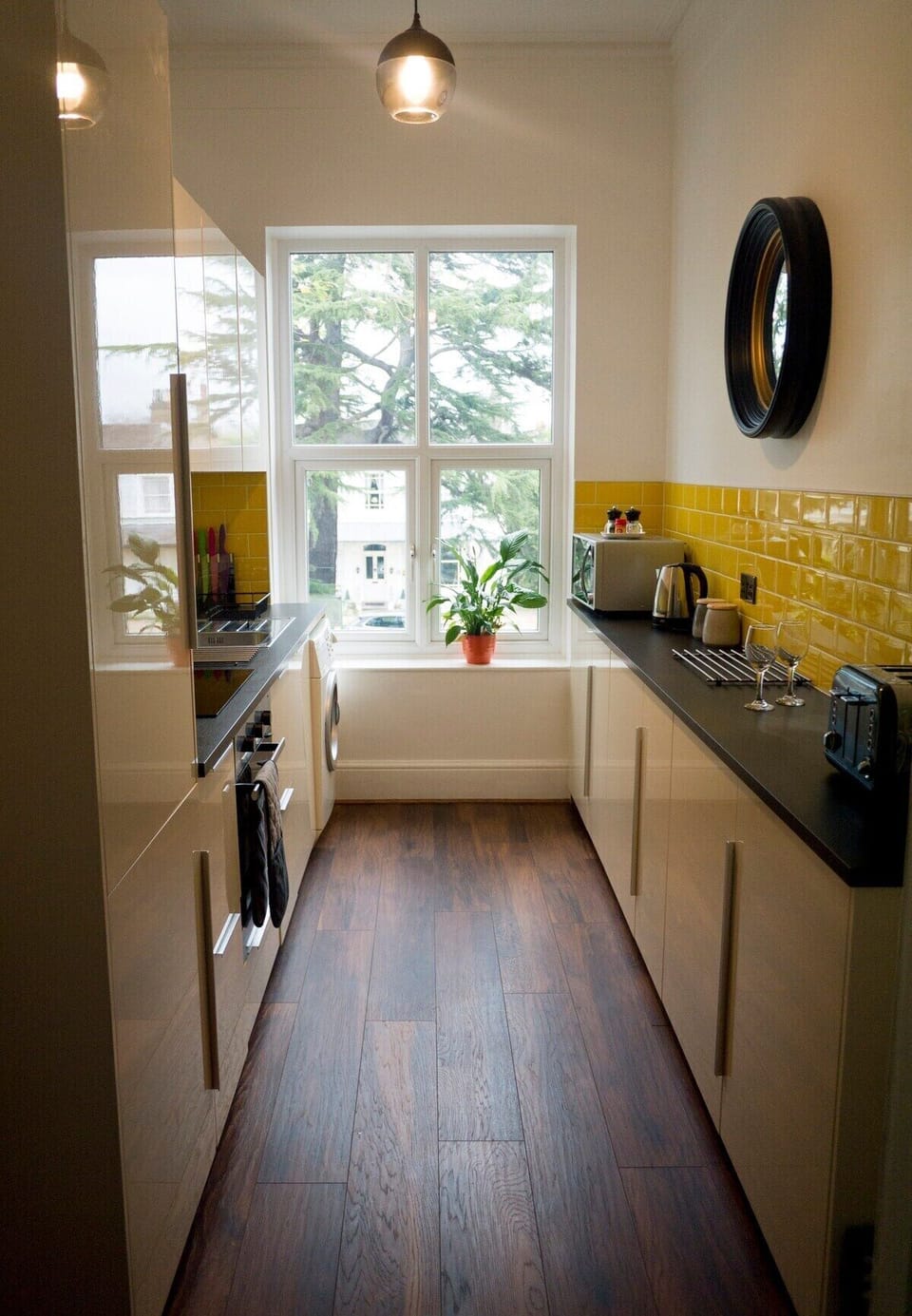 Avenue Road Serviced Apartment Kitchen