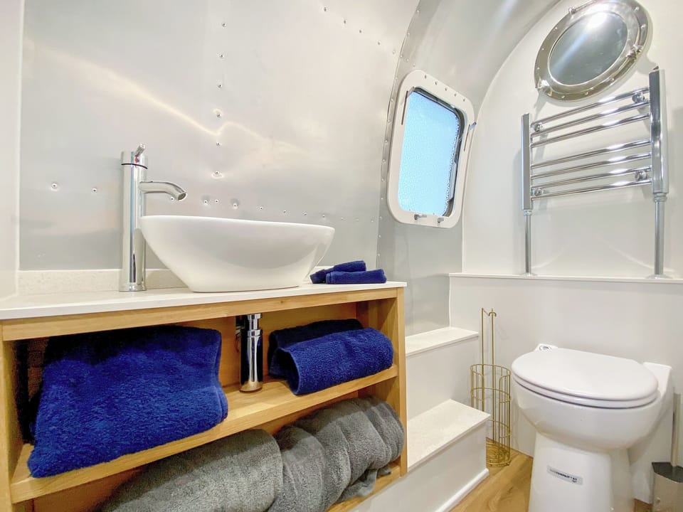 Bathroom | Lanes End Farm Airstream, Gastard, near Corsham