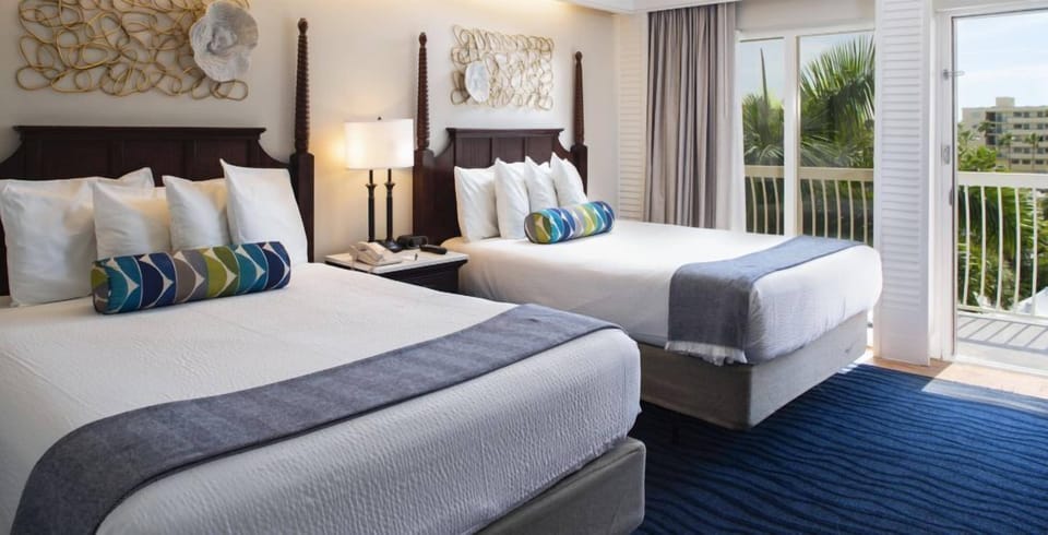 Unit with Queen size beds. Exact unit will be assigned upon arrival. Views, colors and decor may vary.