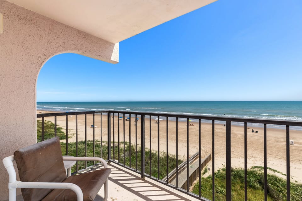 Wake up to morning sunrises right from your living area!