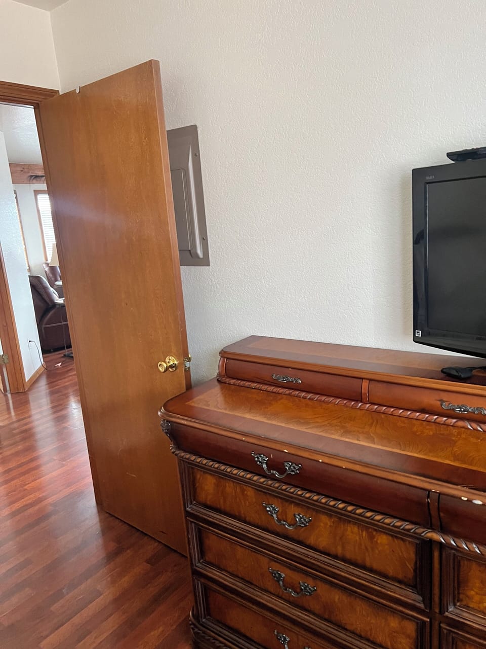 Second Bedroom for your comfort. Full Bed.