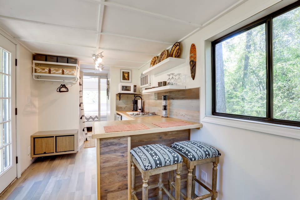 Kitchen | 2-Burner Stovetop