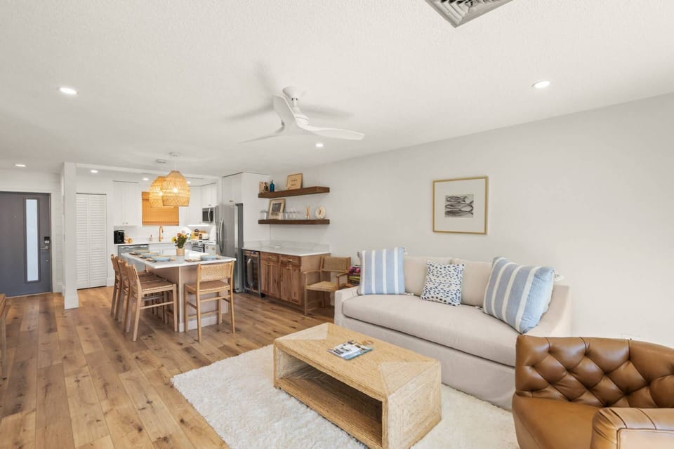 Cozy beach condo just waiting for you to enjoy!