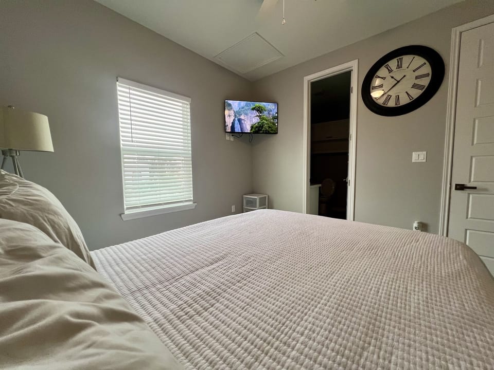 Third Bedroom - Upstairs