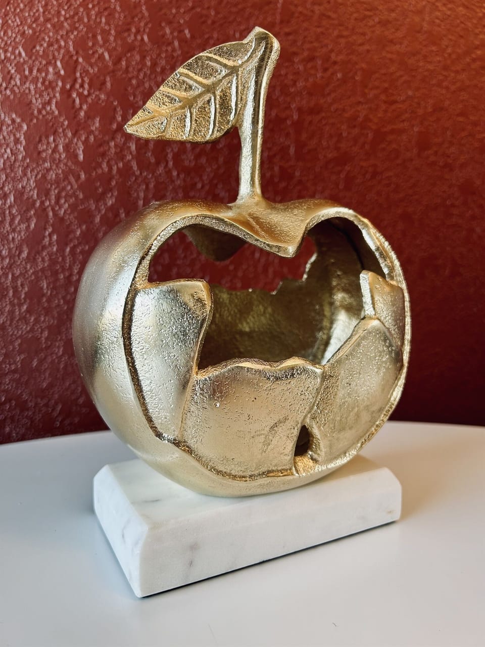 "Very clean and accommodating—Megan was super responsive to any questions we had!" Review – Olivia P