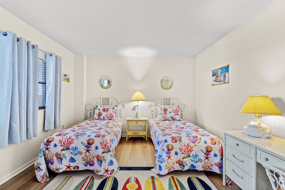 2nd Bedroom w/2 Twins