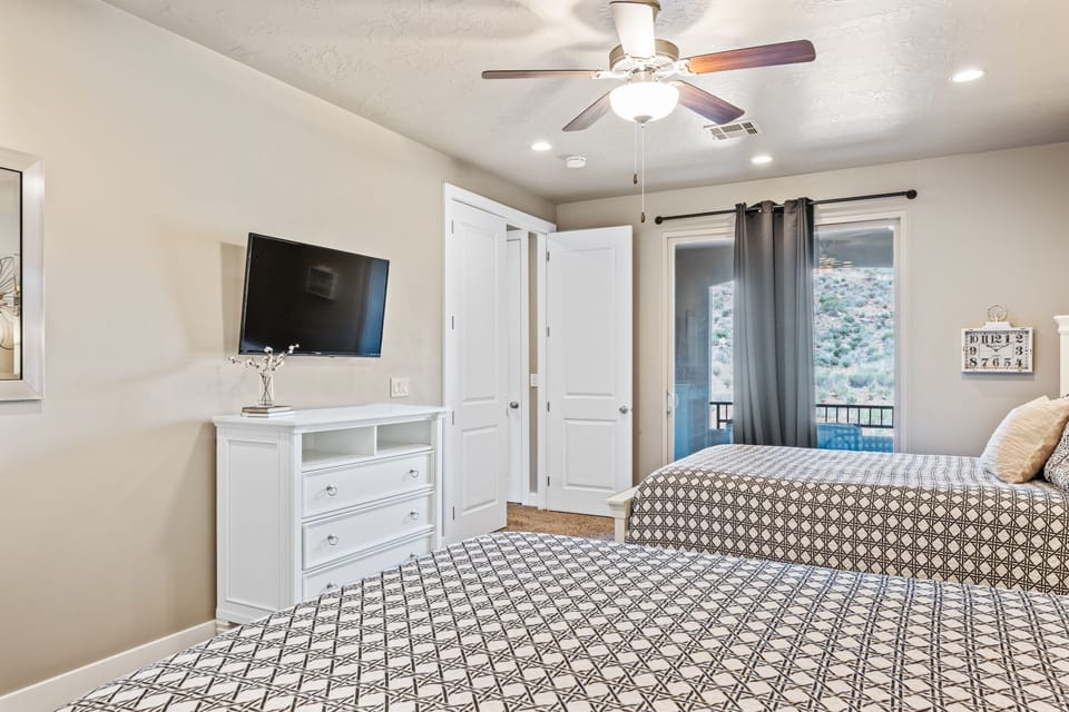 Queen Bedroom