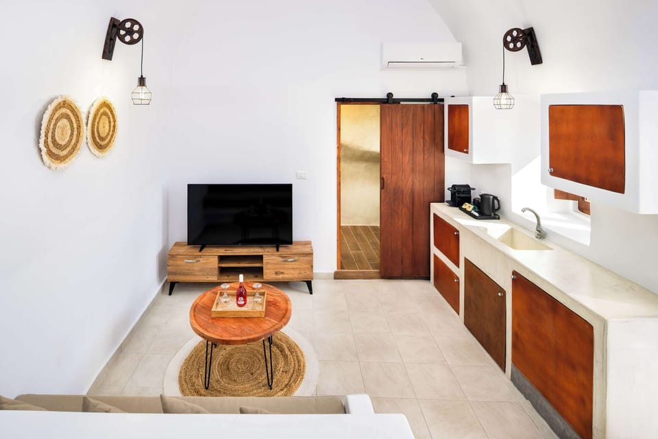 Bright Kitchenette and Dining Area with Modern Amenities