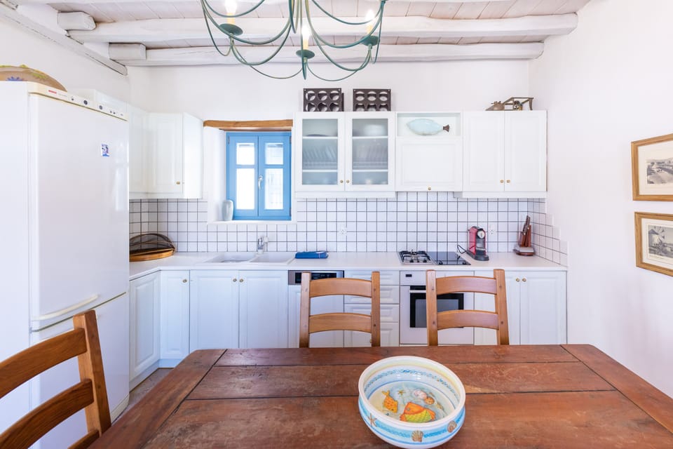 Casa Mira: A traditional house in Marpissa Paros by Rent A Greek Home